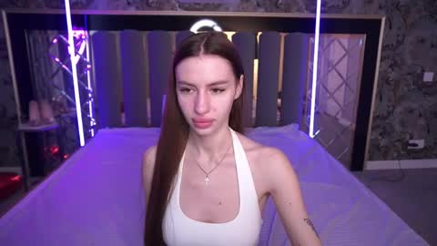 snow_whiteeex online show from April 22, 2026, 6:27 am