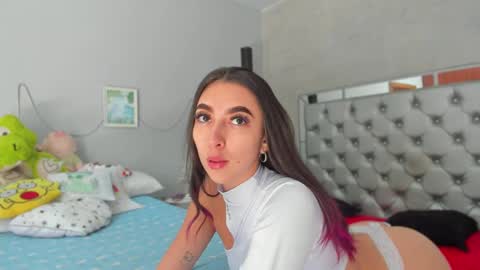 snowbabyxox online show from December 13, 2024, 6:38 pm