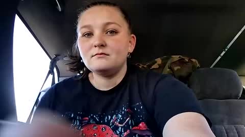 Snapshot of snowbunny_max chatting on March 2, 2026, 6:04 pm snowbunny_max online show from March 2, 2026, 6:04 pm