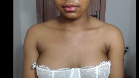 snowdrop5 online show from November 4, 2025, 9:03 pm