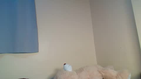 Snowie eyes online show from December 17, 2025, 12:44 pm