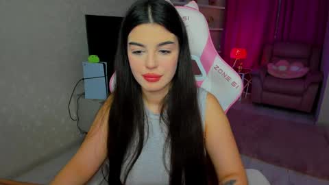 Snapshot of snowingwinter chatting on April 26, 2026, 11:30 am snowingwinter online show from April 26, 2026, 11:30 am