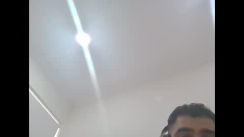 Snapshot of snowmad chatting on February 18, 2026, 10:28 pm Tell me what to do... online show from February 18, 2026, 10:28 pm