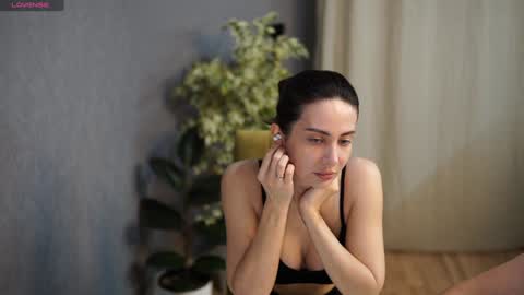 Snapshot of sochnogirls chatting on January 4, 2025, 10:02 pm Yesenia online show from January 4, 2025, 10:02 pm