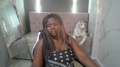 soffia_b online show from October 3, 2025, 3:25 am