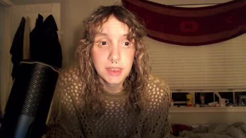 Snapshot of soffpurr chatting on November 6, 2025, 7:42 am Lilytea online show from November 6, 2025, 7:42 am