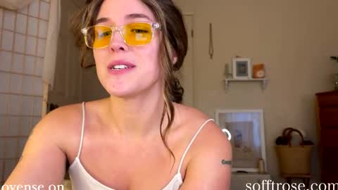 Snapshot of sofftrose chatting on January 5, 2025, 12:09 am Julia    online show from January 5, 2025, 12:09 am