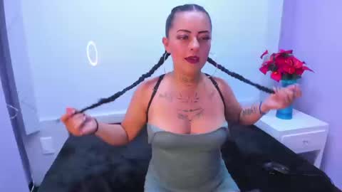 Soffy online show from October 15, 2025, 8:42 pm
