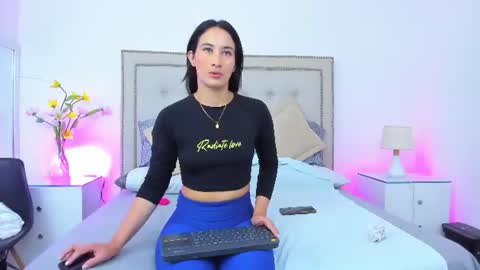 sofhyalove online show from June 10, 2026, 8:30 pm