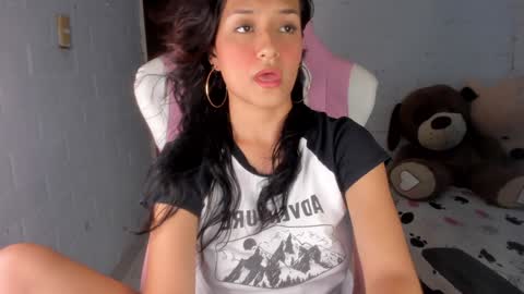 sofia online show from February 5, 2025, 8:57 pm