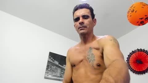 SOFI AND SANTY online show from November 2, 2025, 1:02 pm