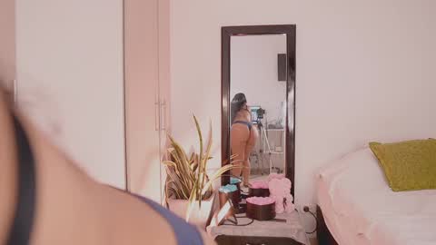 Snapshot of sofi_blake chatting on October 27, 2025, 1:04 pm Sofia online show from October 27, 2025, 1:04 pm