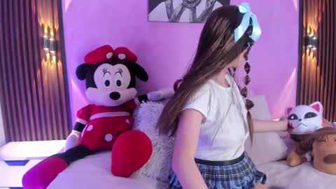 sofi_cuttie online show from November 9, 2025, 2:32 am