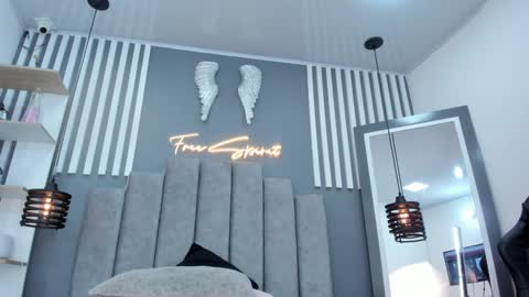 Snapshot of sofi_ramosx chatting on December 18, 2024, 10:35 pm valen online show from December 18, 2024, 10:35 pm