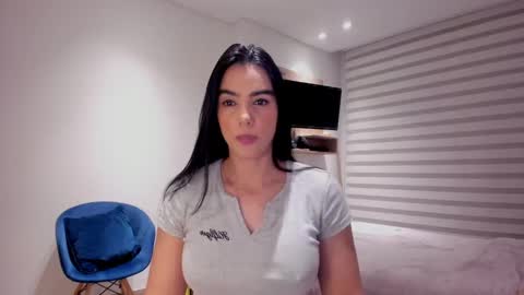 Sofi Saenzz  online show from October 14, 2025, 12:00 am