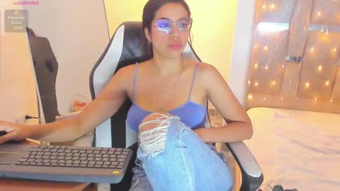 sofi smith online show from January 31, 2025, 11:56 pm