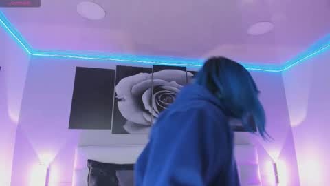 sofi_sp online show from December 17, 2025, 11:38 am