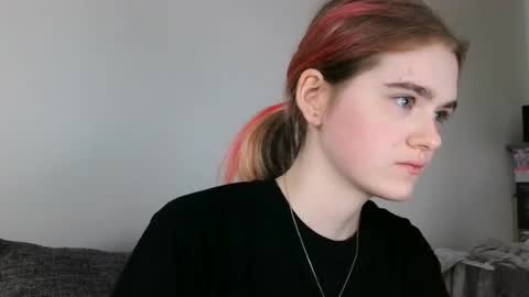 sofia bloomm online show from June 18, 2026, 9:14 am