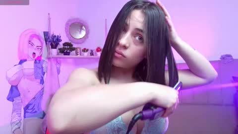 sofia_lara28 online show from November 19, 2025, 1:22 pm