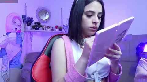 sofia_lara28 online show from November 21, 2025, 1:21 pm