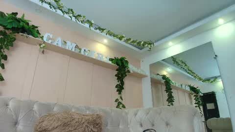 Sofi  online show from April 12, 2026, 5:07 pm