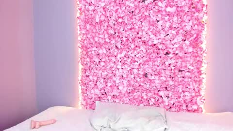 SOFIA online show from February 11, 2025, 7:48 pm