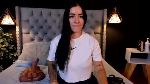 SOFIA online show from November 12, 2025, 8:08 pm