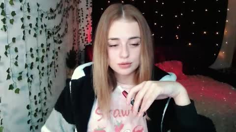 sofia_rosemary online show from October 1, 2025, 1:28 pm