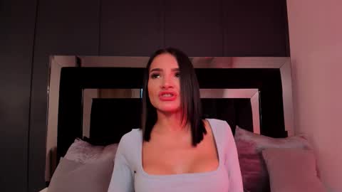 Sofia  online show from October 15, 2025, 5:07 am