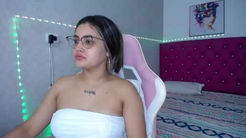 Snapshot of sofiaasexy19 chatting on May 6, 2026, 11:48 am Sofia online show from May 6, 2026, 11:48 am