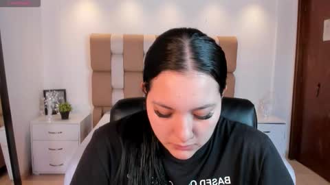 Snapshot of sofiacaramel chatting on December 18, 2025, 4:13 pm Sofia caramel online show from December 18, 2025, 4:13 pm