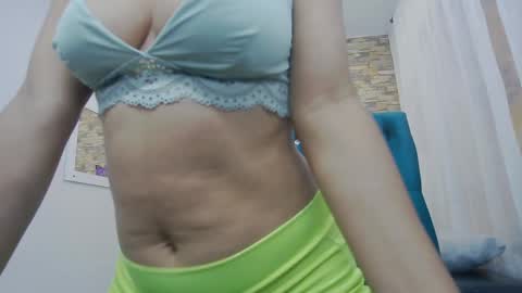 Snapshot of sofianena chatting on January 21, 2025, 6:00 am love online show from January 21, 2025, 6:00 am