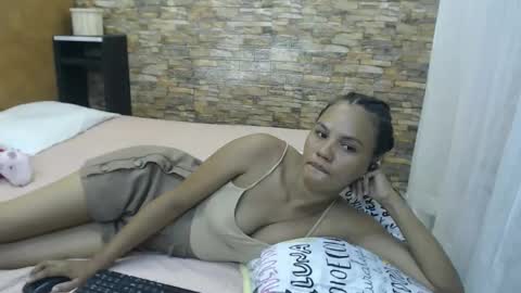 Snapshot of sofianena chatting on March 12, 2025, 7:17 pm love online show from March 12, 2025, 7:17 pm