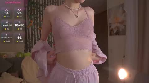 Sofia Help me overcome shynes with 100 thumbs up online show from November 27, 2025, 8:22 pm