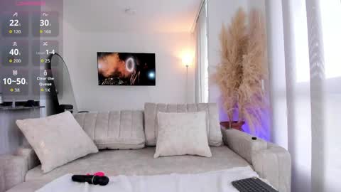 sofia wiliam   online show from April 6, 2026, 12:50 pm