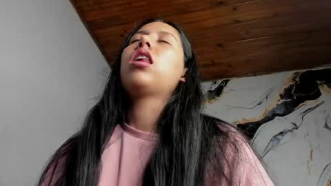 Sofia and Noah online show from April 3, 2026, 11:30 am