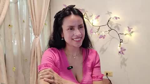 Sofi Bella online show from March 17, 2026, 7:28 pm