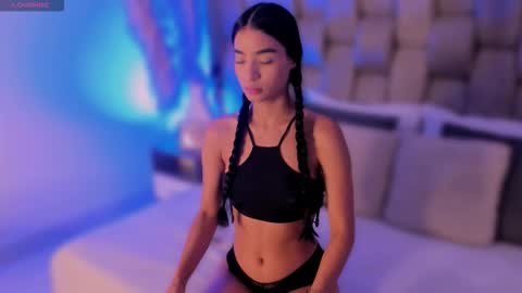  sofie  online show from December 4, 2025, 10:18 pm