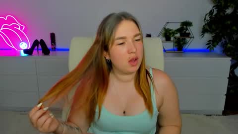 Snapshot of sofii_darling chatting on March 2, 2026, 6:04 pm sofii_darling online show from March 2, 2026, 6:04 pm