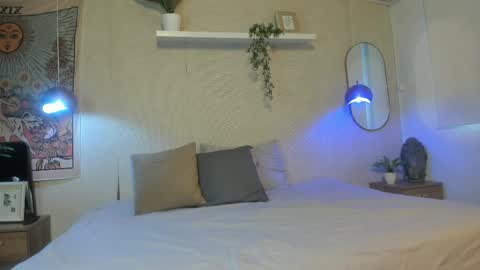 sofii_wild online show from June 9, 2026, 12:06 pm