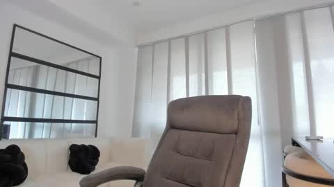 Snapshot of sofiia_pink chatting on June 8, 2026, 7:58 pm online show from June 8, 2026, 7:58 pm