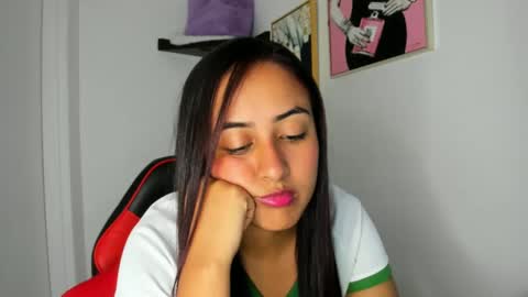 sofiia rodriguez online show from October 27, 2025, 2:10 pm