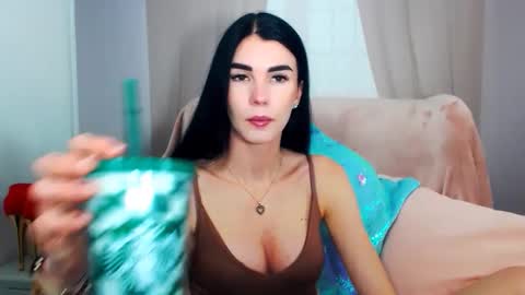 sofiiadream online show from November 17, 2025, 3:18 pm