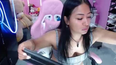 sofia Dreams online show from October 23, 2025, 3:33 pm