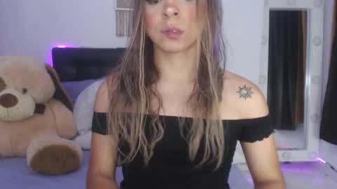 Snapshot of sofiievans_ chatting on February 28, 2025, 1:05 am online show from February 28, 2025, 1:05 am