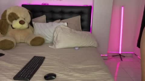   online show from April 17, 2026, 9:29 pm