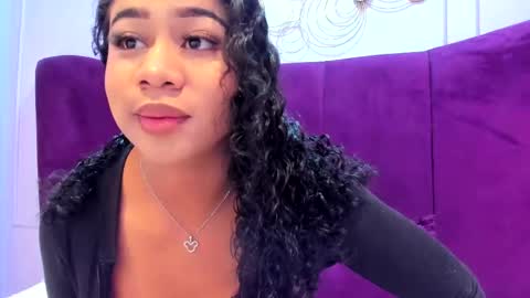sofiifox online show from October 3, 2025, 7:33 pm