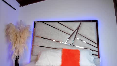 sofijohnsonx online show from December 30, 2024, 2:40 pm