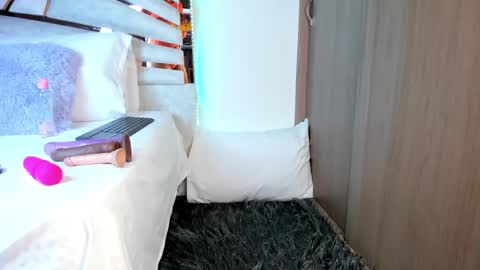 sofijohnsonx online show from February 9, 2025, 12:41 pm