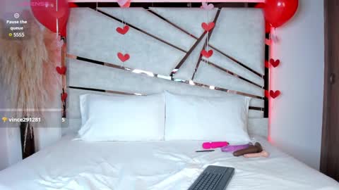 sofijohnsonx online show from February 14, 2025, 1:18 pm